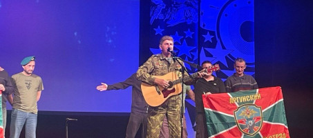 В преддверии Дня Героев Отечества в Перми прошел концерт «Автомат и гитара – Сила в братстве!»